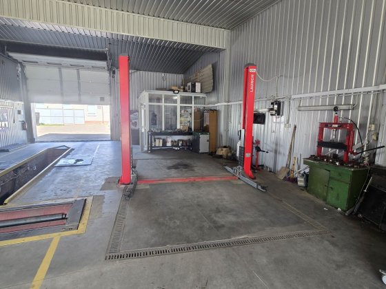 Оренда підйомника, частини майстерні. Бердичів. Бердичів Бердичев