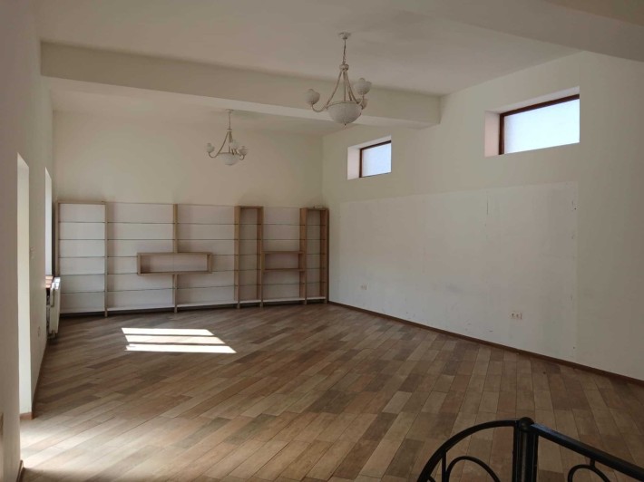 Нерухомість Берегове  в довготривалу оренду приміщення - фото 1