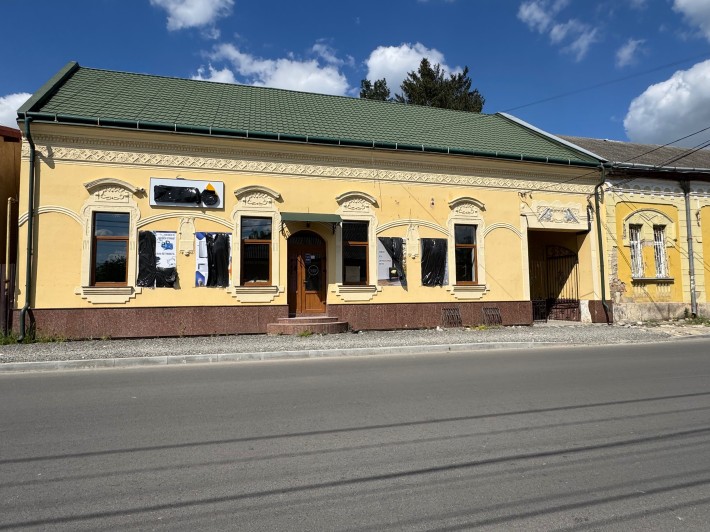 Оренда 200 м.кв в центрі міста Виноградів - фото 1