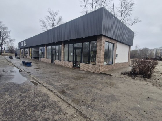 Здам в оренду  2  приміщення по 42 м2 по 500 гривень  за квадрат Кам'янське