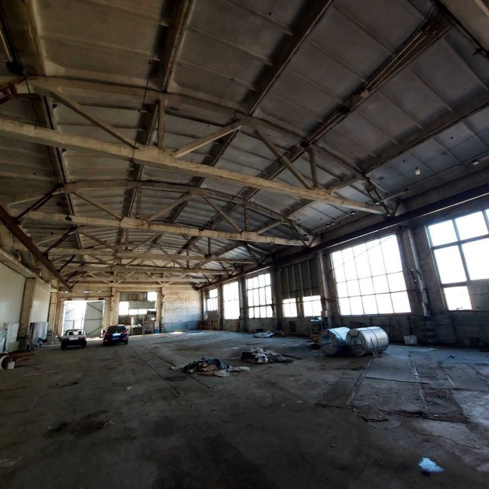 виробн.складське 1100м2 , кранбалка, заїзд фури, 380В, потужн.1000кВт - фото 1