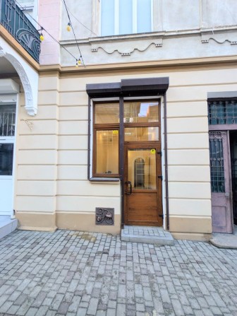 Оренда комерційного приміщення м. Дрогобич (центр міста) - фото 1