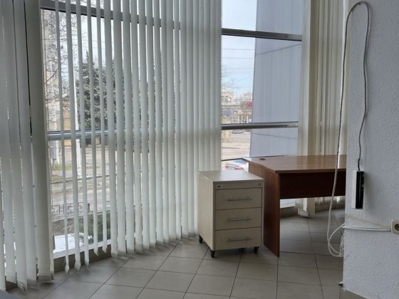 Меблированный кабинет в центре!