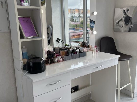 Оренда місця для майстра манікюру/нарощення вій/бровіста/візажиста Кам'янець-Подільський