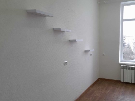 Здається в оренду офіс 10 кв.м. в БЦ "Карандаш" Кам'янець-Подільський