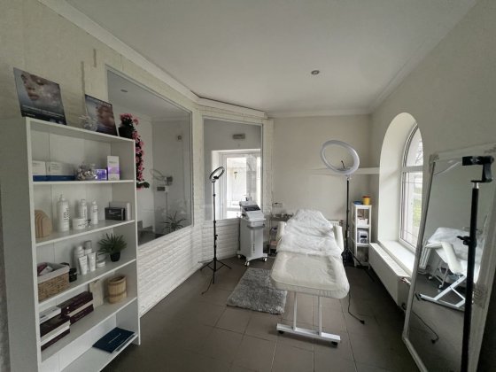 Оренда робочого місця для бьюті майстра Кам'янець-Подільський