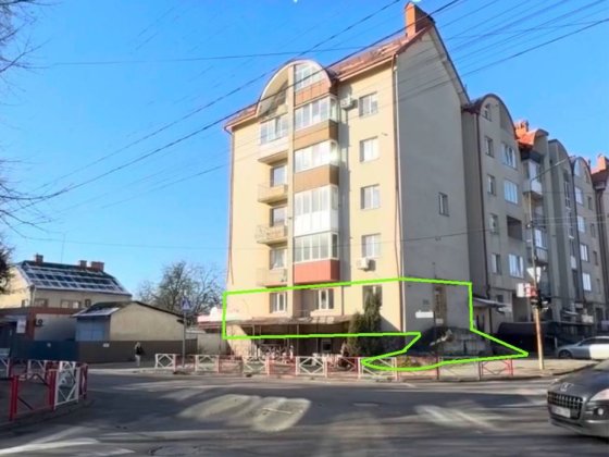 Кутове приміщення 100м2 на перехресті/великий трафік