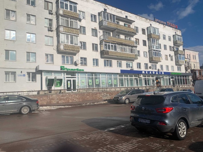 Оренда фасадного приміщення 190 м², центр Коростеня - фото 1