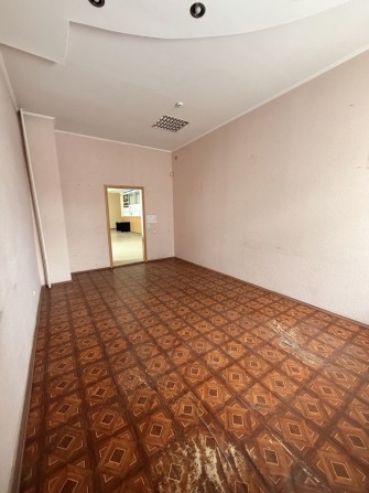 Оренда приміщення в центрі Лебедина 20 м2, 170 грн за м2 - фото 1