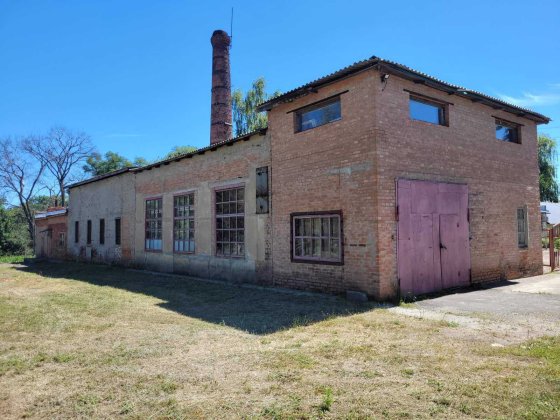 Окреме промислове приміщення 485 м²,  14 соток. Район Автомаш. Лубни