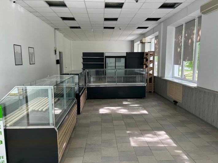 Топова локація,центр міста ,червона лінія з високим трафіком - фото 1