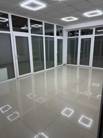 Оренда комерційних приміщень в центральній частині міста - фото 1