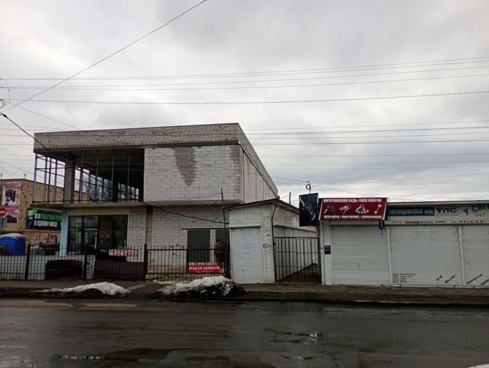 Безкоштовна оренда трьох бутиків - фото 1