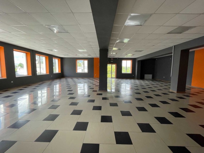 Здається приміщення під магазин в центрі міста Хмільник - фото 1