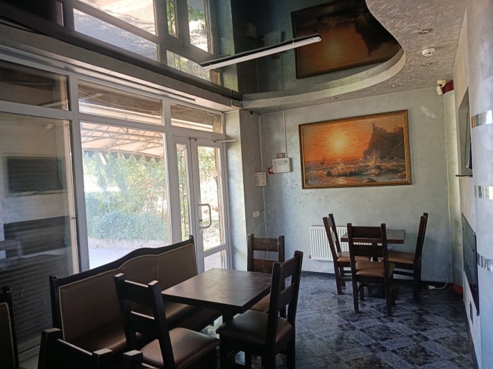 Приміщення 160кв.м, розділене на 2частини - фото 1