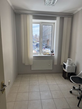 Оренда приміщення, ЦЕНТР, є генератор, під манікюр, масаж. - фото 1