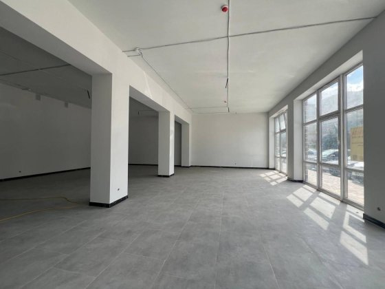 Фасадне приміщення, панорамні вікна, центр міста Хмельницький