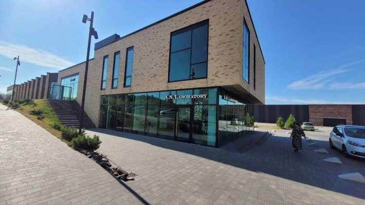 Оренда фасадного приміщення на ТЦ Urban Street - фото 1