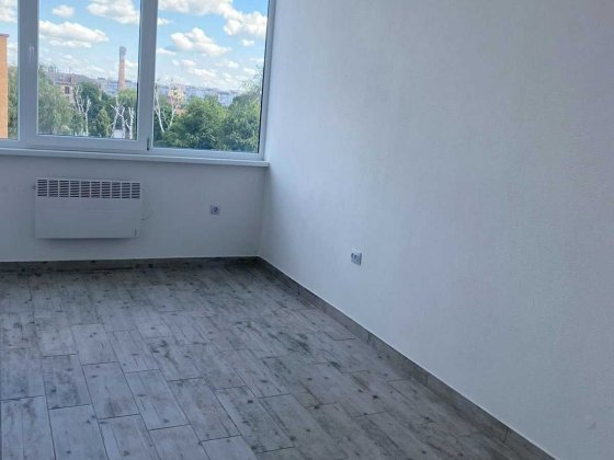 Оренда маленького офісу фасад. БЦ Лакшері Хмельницький