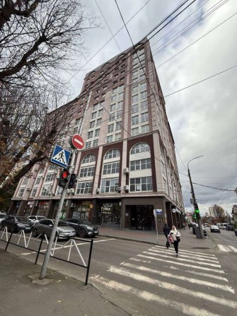 Фасадне Приміщення в центрі міста за суперціною! - фото 1