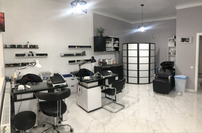 Оренда робочого місця для майстра манікюру - фото 1