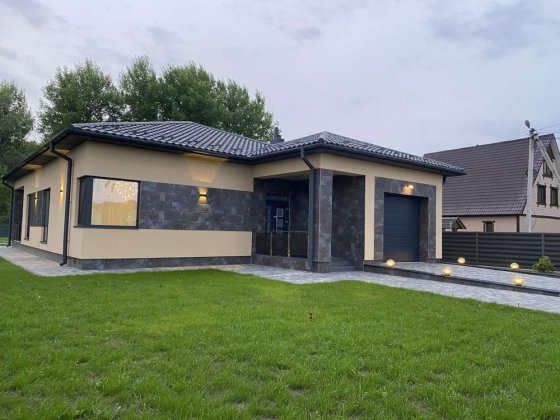 Здається подобово будинок 4 км від міста