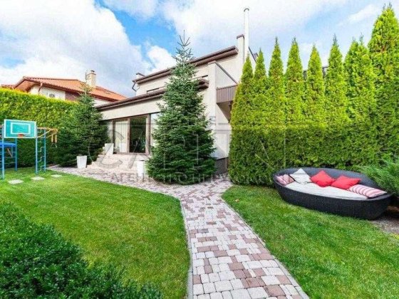 Будинок 220 кв.м Нивки Басейн Сауна