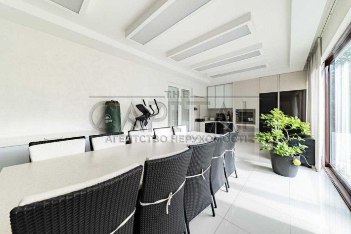 Будинок Нивки Сауна Басейн 220кв.м є генератор - фото 1