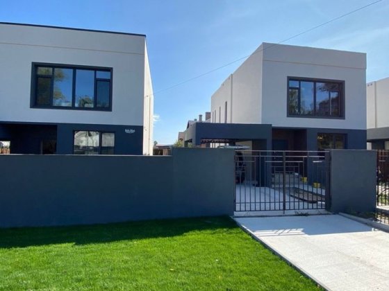 ДОВГОСТРОКОВА Оренда фасад Варшавська траса. Газ! 4 сотки Буча