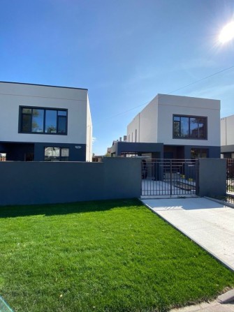 ДОВГОСТРОКОВА Оренда фасад Варшавська траса. Газ! 4 сотки - фото 1