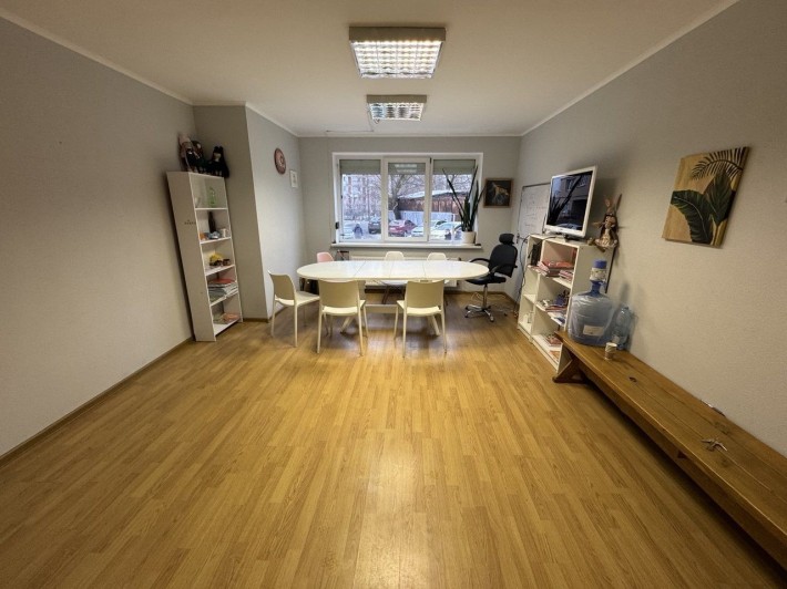 Офісне приміщення 20м2 Бровари, вул Симоненка 2 - фото 1