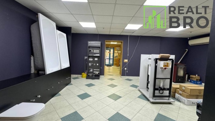 Оренда фасадного приміщення в центрі, 150 м2 - фото 1