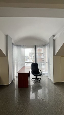 Оренда приміщення кабінетної системи в центрі міста - фото 1