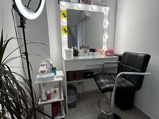 Оренда кушетки, місця бровиста, візажиста, Вишневое