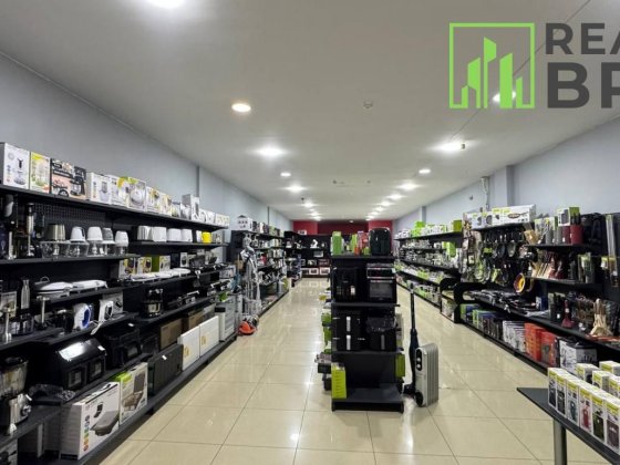 Приміщення в центрі міста в оренду, 150 м2, скляний фасад Хмельницький