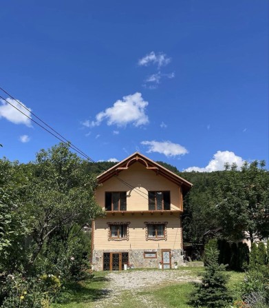 Відпочинок в Карпатах садиба ,,Адеміяʼʼ - фото 1