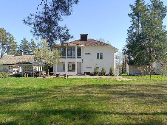 Будинок в сосновому лісі в подобову оренду 2000грн