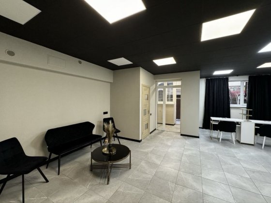 Оренда місця  майстру нарощення вій, манікюр, ламінація та ін.) Ирпень