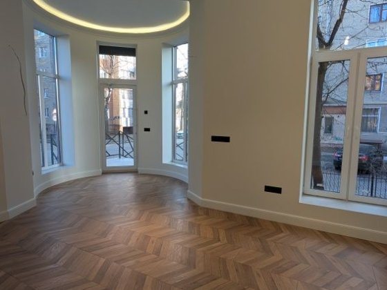 Приміщення  на 1 поверсі з ремонтом  по вул. Лепкого Івано-Франківськ