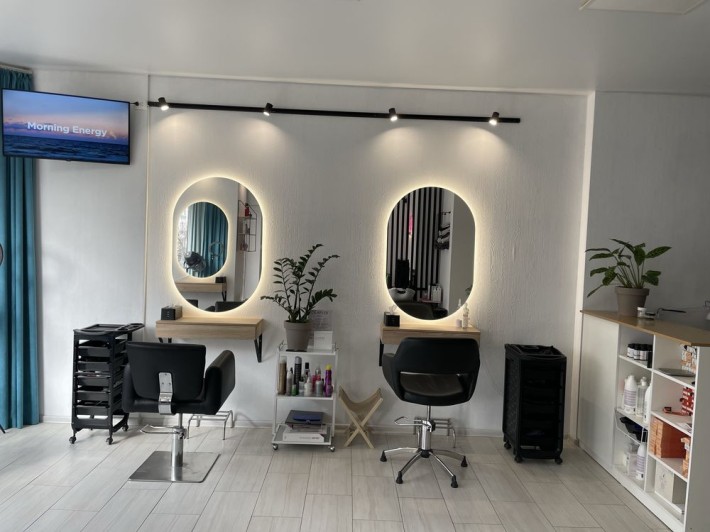 Оренда перукарського крісла Робоче місце перукаря - фото 1