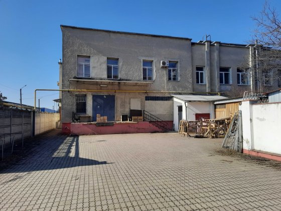 Двоповерхова база + 8 соток території. Івано-Франківськ