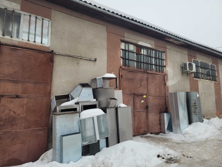 Оренда складського приміщення. 200 м. Біля центру. - фото 1