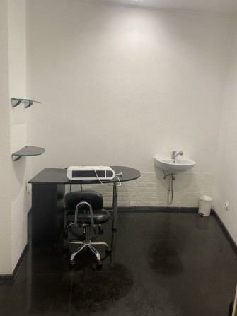 Здається в оренду кабінет у салоні краси - фото 1