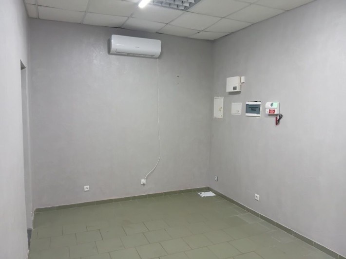 Здам 2 приміщення різною площею 18Кв і 6кв м - фото 1