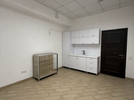 Оренда фасадного комерційного приміщення 37м2 Ирпень