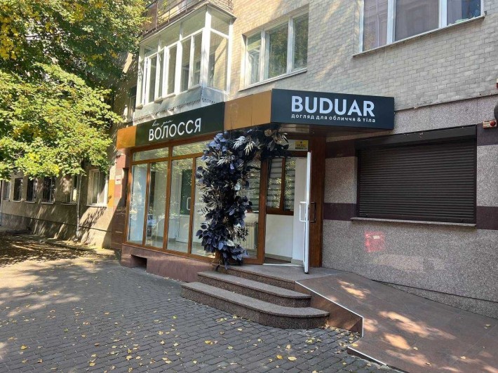 Оренда приміщення в центрі міста  ( біля ВНУ ) - фото 1
