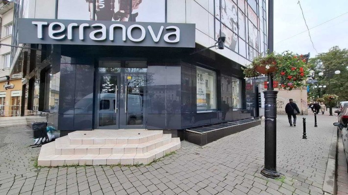 Торгова площа 265кв.м центр Ратуша перший поверх фасад - фото 1