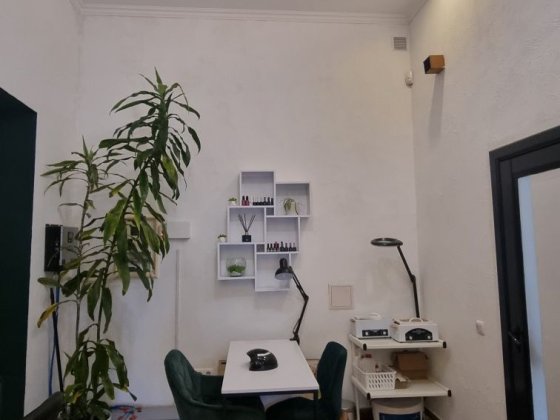 Оренда робочого місця для майстра манікюра,світло Є Івано-Франківськ