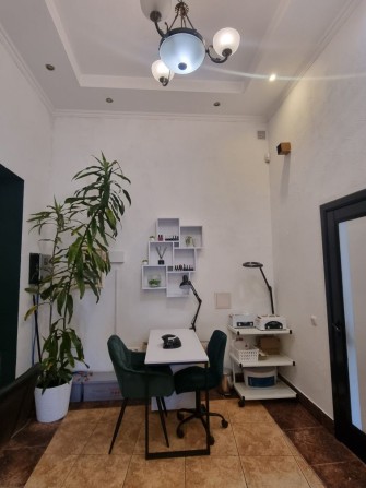 Оренда робочого місця для майстра манікюра,світло Є - фото 1