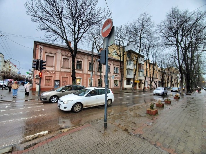 ЦЕНТР Франка Фасад 1 поверх ! - фото 1